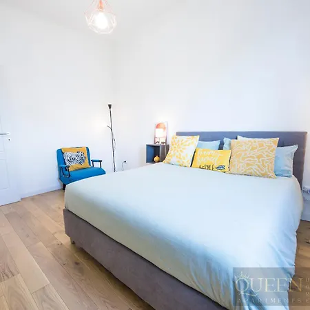 Queen Exibithion Apartmán *